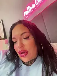 _MelinaCurves_ webcam model stream image