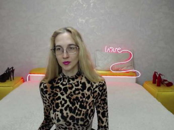 LizzieBrait webcam model stream image
