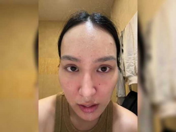 Littleotter webcam bongacams model stream image