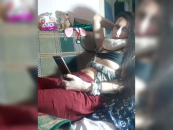 EksaCake webcam model stream image