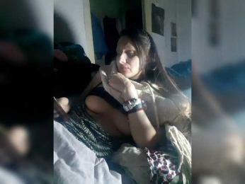 EksaCake webcam model stream image