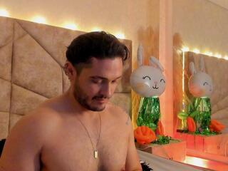 Joss Ackland webcam model stream image