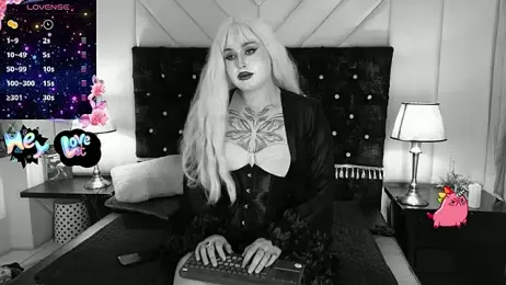 Madamexravenx webcam model stream image