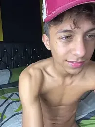 alinson_boys webcam model stream image