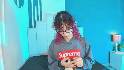 AliceMadnes webcam model stream image