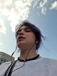 LazyTanukii webcam model stream image