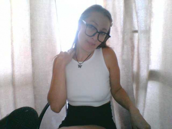 Yuliya333 webcam model stream image