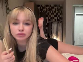 charming_daisy webcam model stream image