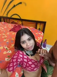 RedQQueen webcam stripchat model stream image