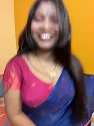 RedQQueen webcam stripchat model stream image