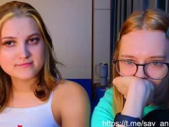 younona webcam model stream image