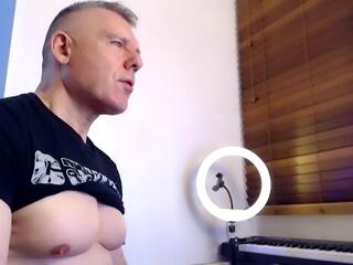 Tom Fox webcam model stream image