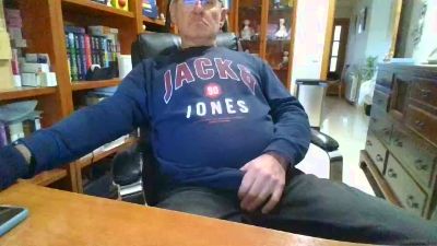 quique185bcn webcam model stream image