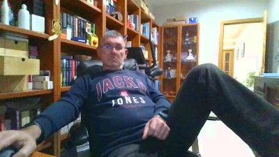 quique185bcn webcam model stream image