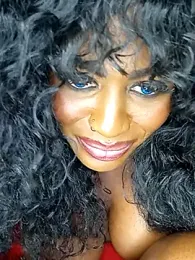 AmazonianMistress webcam model stream image