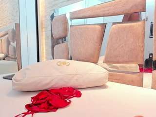 sheinny-brown webcam model stream image