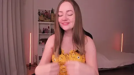 WalkingGirl webcam model stream image