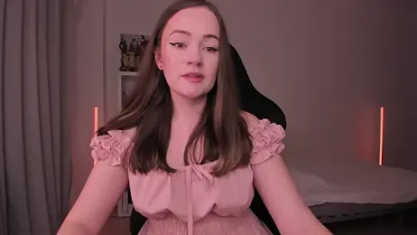 WalkingGirl webcam model stream image