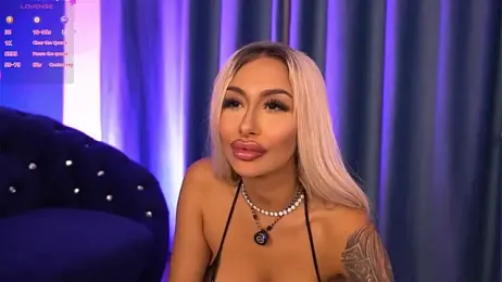 GoldenAmber webcam model stream image