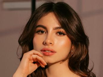 LauriSweet webcam model stream image