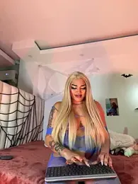 Scarletthornyx webcam stripchat model stream image