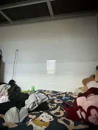 linh21107 webcam model stream image