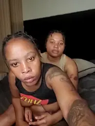 I-am-iconic webcam model stream image