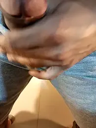 Gallo001 webcam model stream image