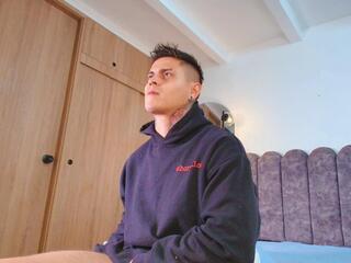 Marko Toro webcam flirt4free model stream image