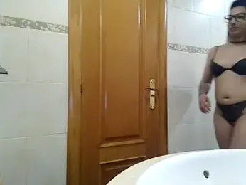 Roousse08 webcam model stream image