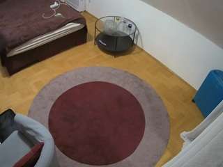 voyeurcam-julmodels-whitebed-5 webcam camsoda model stream image