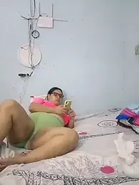 Bmwhot webcam model stream image