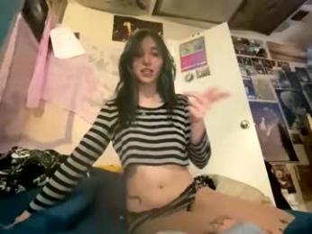 suki_six2 webcam model stream image