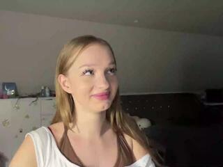 Diane Litle webcam model stream image