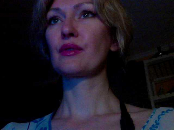 RedEmemdems webcam model stream image