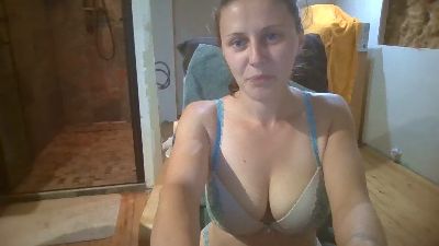 Evelovetoi webcam model stream image