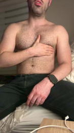 WhiteAndHairy webcam model stream image