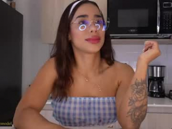 katiecruz_ webcam model stream image