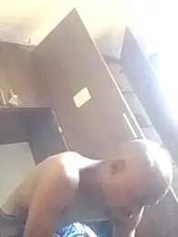 Leftout- webcam stripchat model stream image