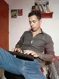 chero_95 webcam model stream image