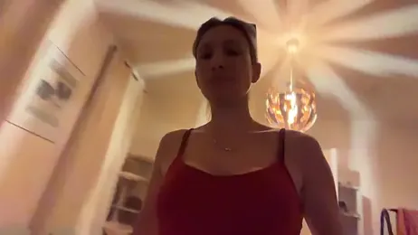 suyneslii webcam stripchat model stream image