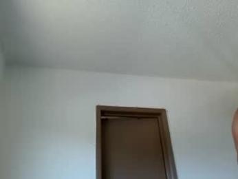 woof_wolf37 webcam model stream image