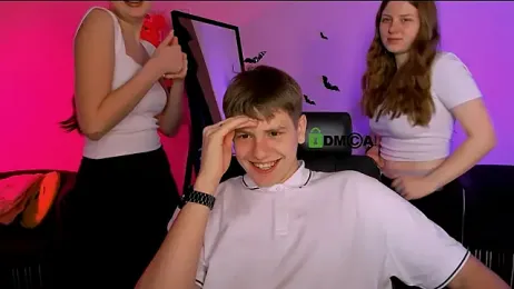 leslie_bird webcam model stream image