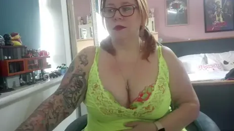 NikiDeeOfficial webcam stripchat model stream image