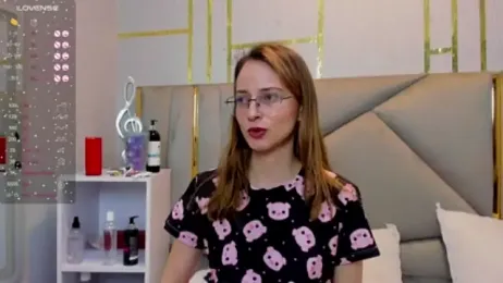 AmbeerWood_ webcam model stream image