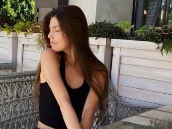 IvyCharnoski webcam model stream image