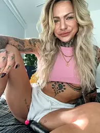 Divina_X_ webcam model stream image