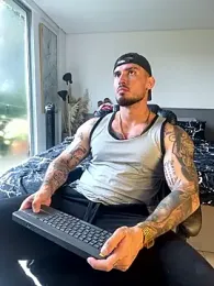 DimitriSullivan_ webcam model stream image