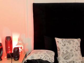 Isabelle Sttorm webcam model stream image