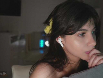 -Madi- webcam bongacams model stream image
